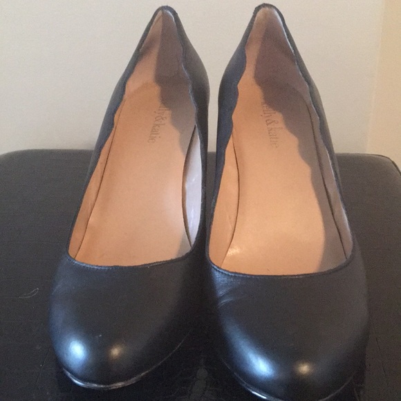 Kelly & Katie Black Dress Shoes - Picture 2 of 4